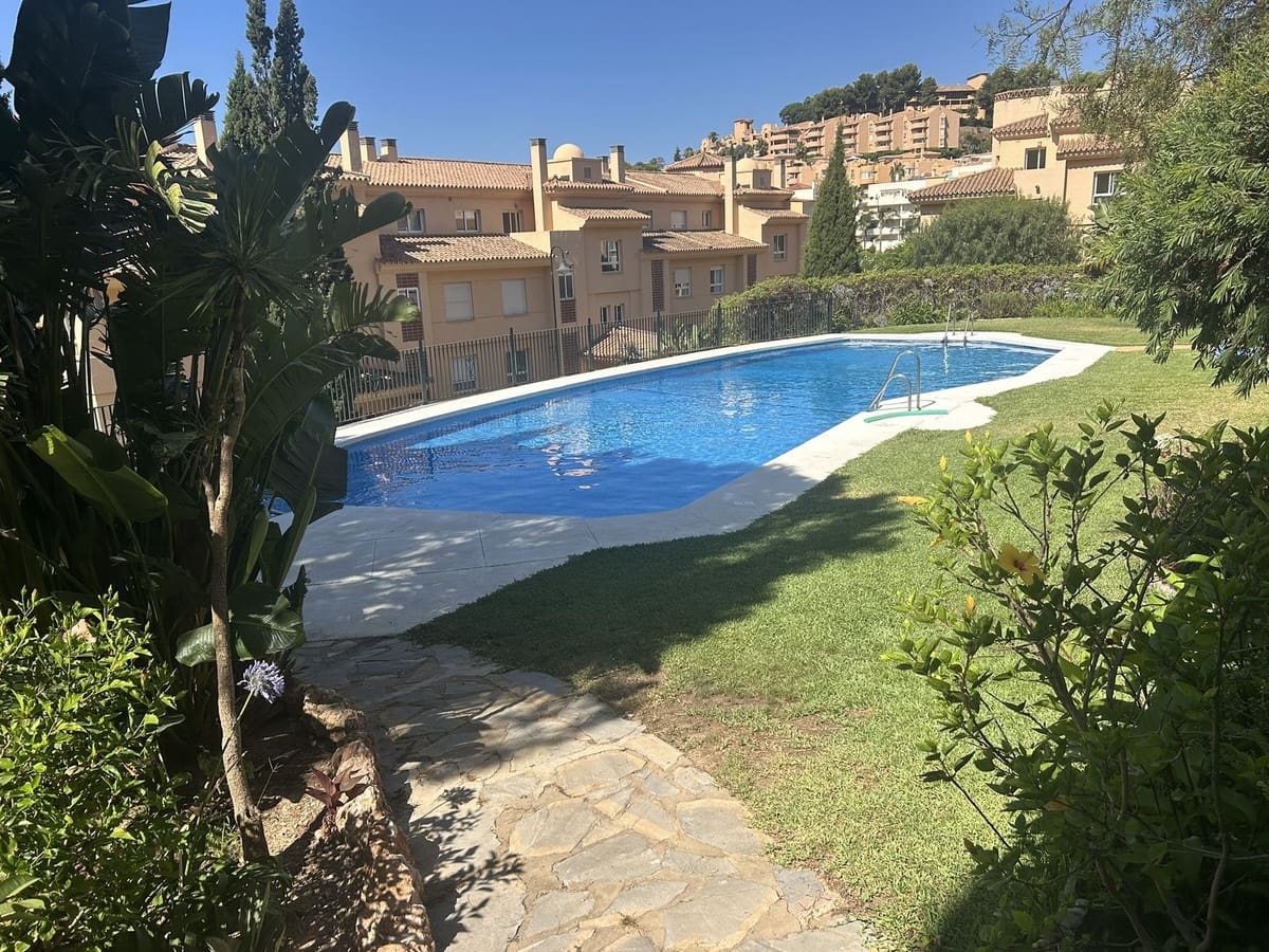 3 bedroom Apartment for sale in Calahonda with pool garage - € 345,000 (Ref: 10062915)