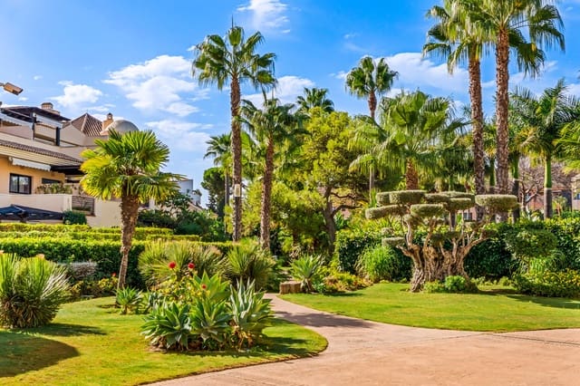 2 Zimmer Apartment zu verkaufen in Puerto Banus, Marbella mit Pool - 825.000 € (Ref: 10062917)