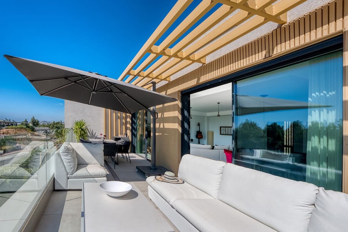 3 bedroom Townhouse for sale in El Chaparral with pool garage - € 889,500 (Ref: 10065495)