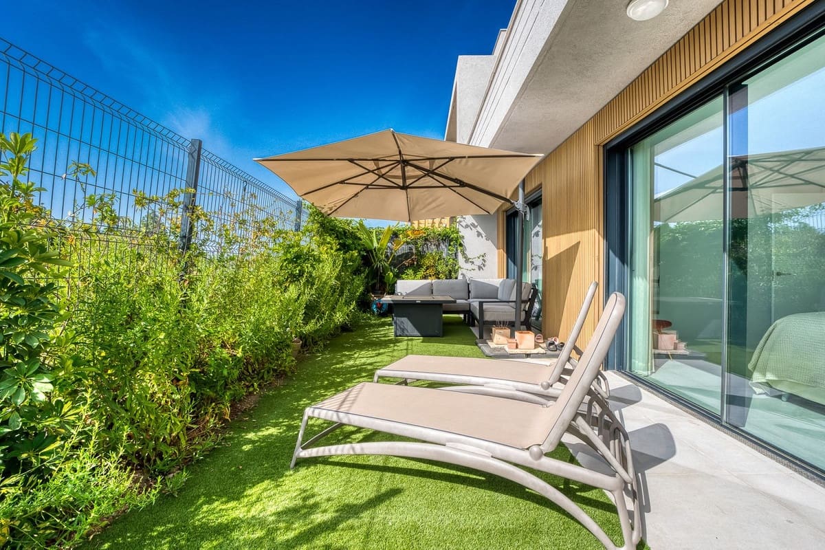3 bedroom Townhouse for sale in El Chaparral with pool garage - € 889,500 (Ref: 10065495)