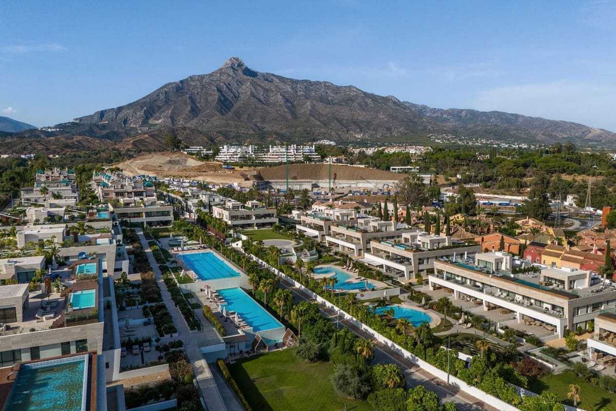 4 soveværelse Lejlighed til salg i Golden Mile med swimmingpool - € 4.500.000 (Ref: 10065497)