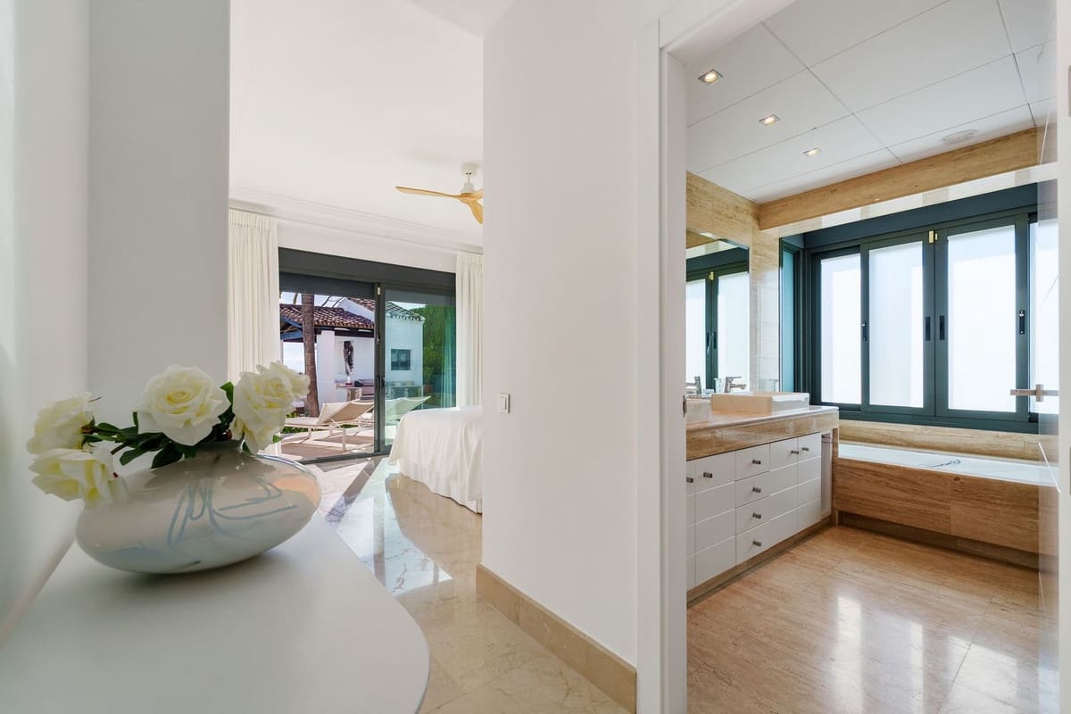 4 sovrum Villa till salu i Nueva Andalucia med pool - 4 390 000 € (Ref: 10065499)