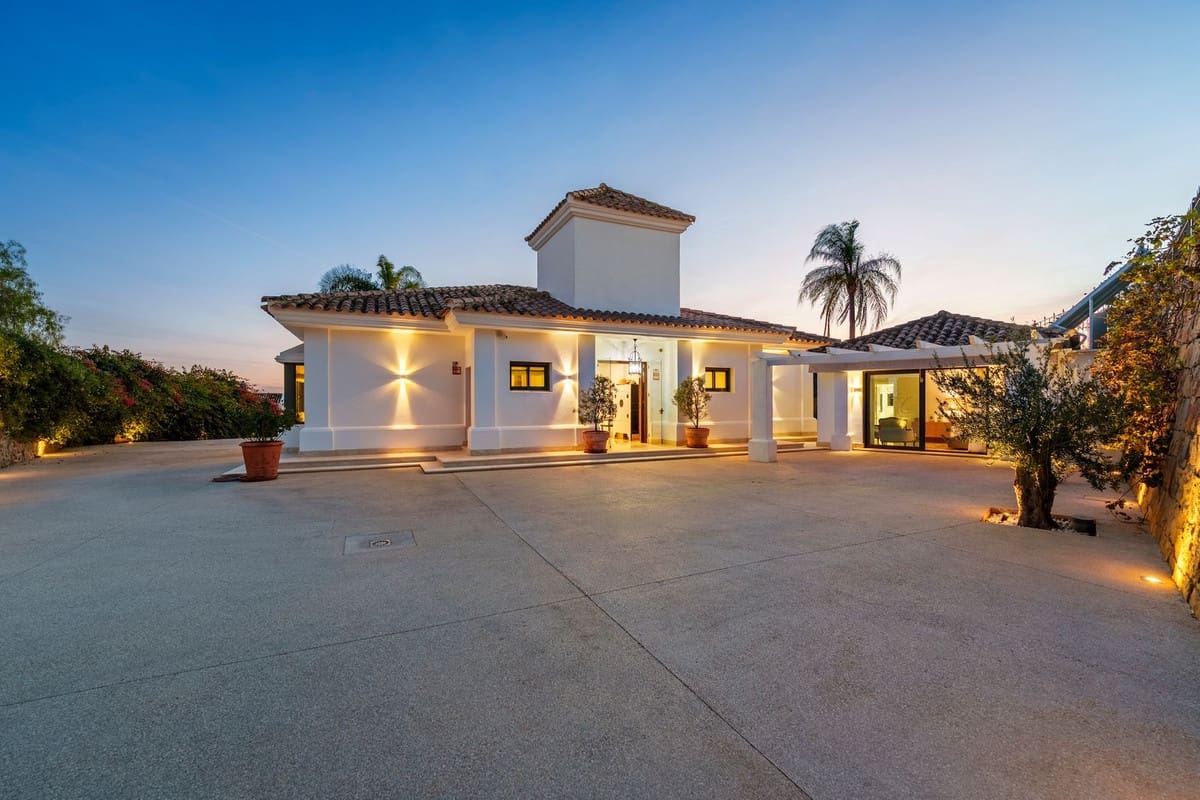 4 sovrum Villa till salu i Nueva Andalucia med pool - 4 390 000 € (Ref: 10065499)