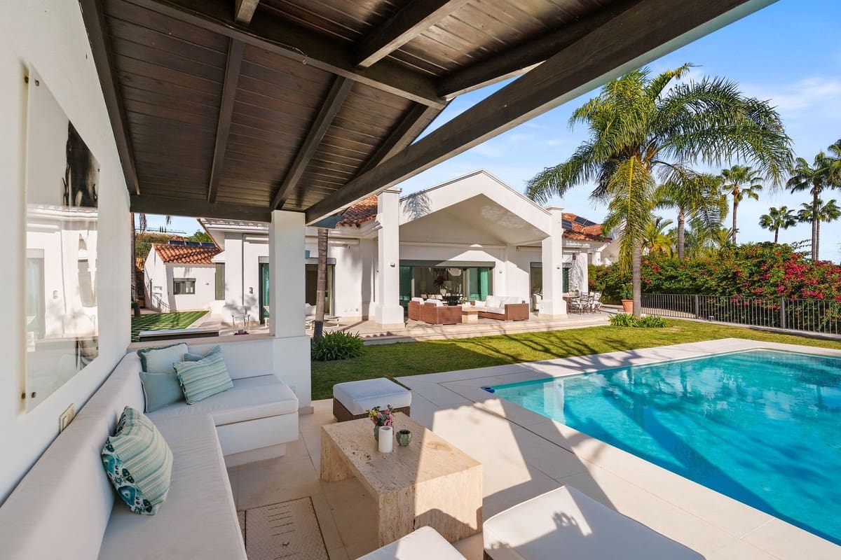 4 sovrum Villa till salu i Nueva Andalucia med pool - 4 390 000 € (Ref: 10065499)