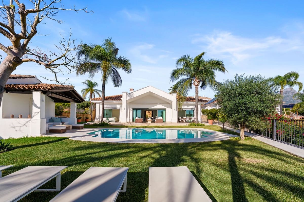 4 sovrum Villa till salu i Nueva Andalucia med pool - 4 390 000 € (Ref: 10065499)