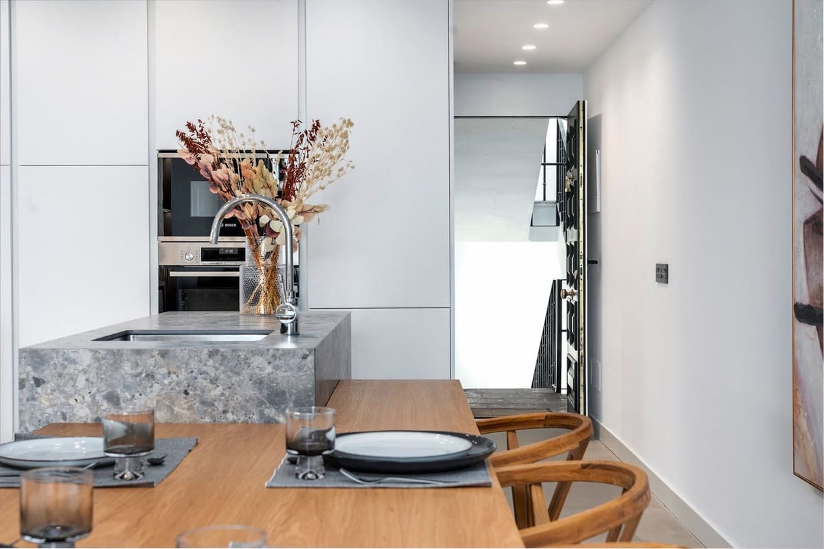 3 slaapkamer Appartement te koop in La Quinta met zwembad - € 720.000 (Ref: 10065500)
