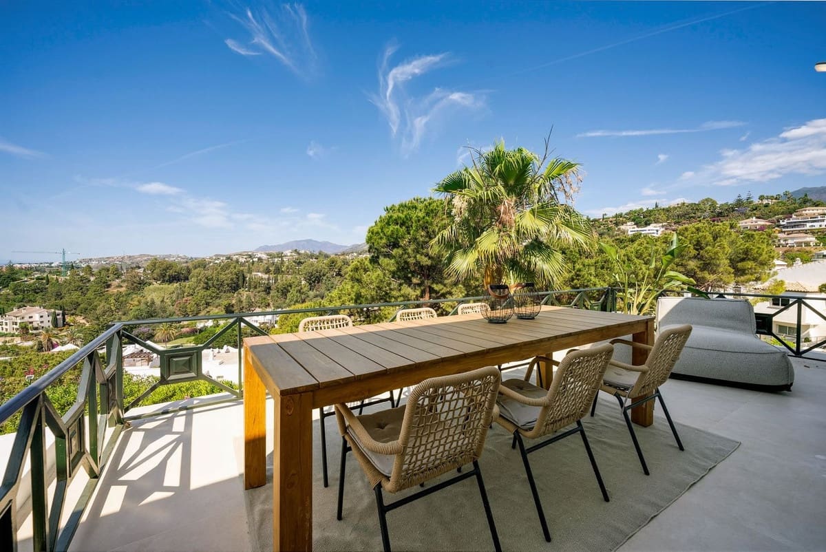 3 slaapkamer Appartement te koop in La Quinta met zwembad - € 720.000 (Ref: 10065500)