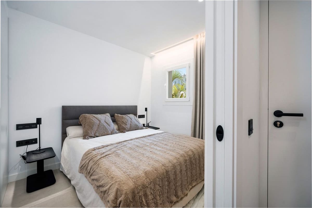 3 slaapkamer Appartement te koop in La Quinta met zwembad - € 720.000 (Ref: 10065500)