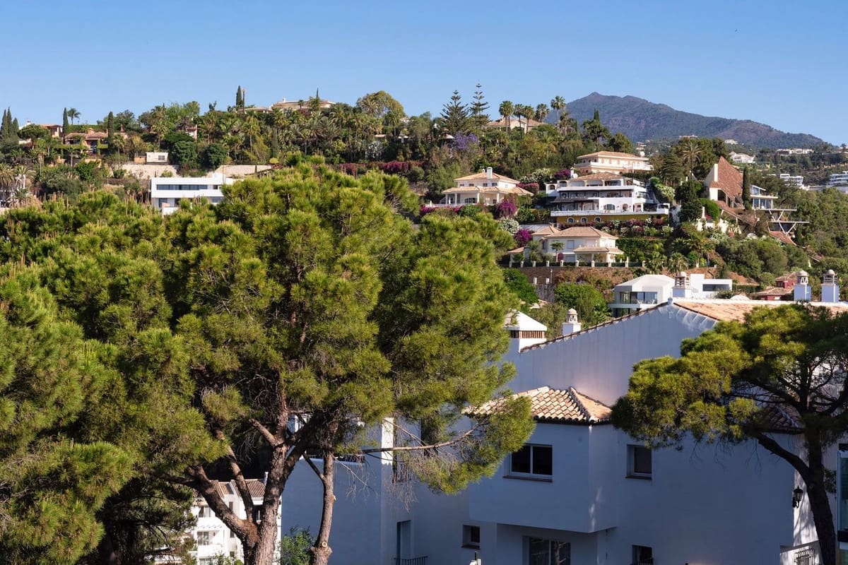 3 slaapkamer Appartement te koop in La Quinta met zwembad - € 720.000 (Ref: 10065500)