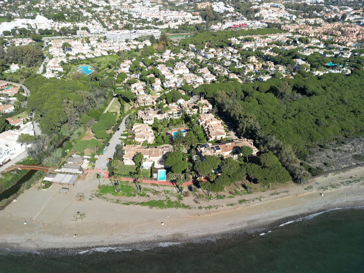 4 Zimmer Apartment zu verkaufen in Estepona mit Pool Garage - 1.300.000 € (Ref: 10065502)