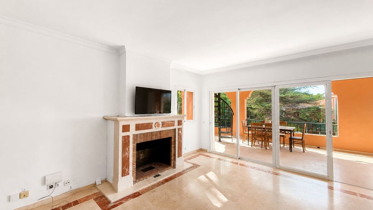 4 Zimmer Apartment zu verkaufen in Estepona mit Pool Garage - 1.300.000 € (Ref: 10065502)