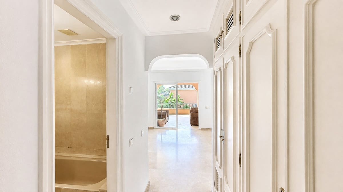 4 Zimmer Apartment zu verkaufen in Estepona mit Pool Garage - 1.300.000 € (Ref: 10065502)