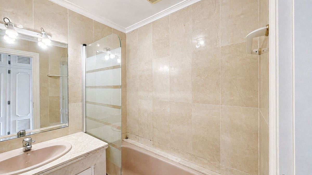 4 Zimmer Apartment zu verkaufen in Estepona mit Pool Garage - 1.300.000 € (Ref: 10065502)