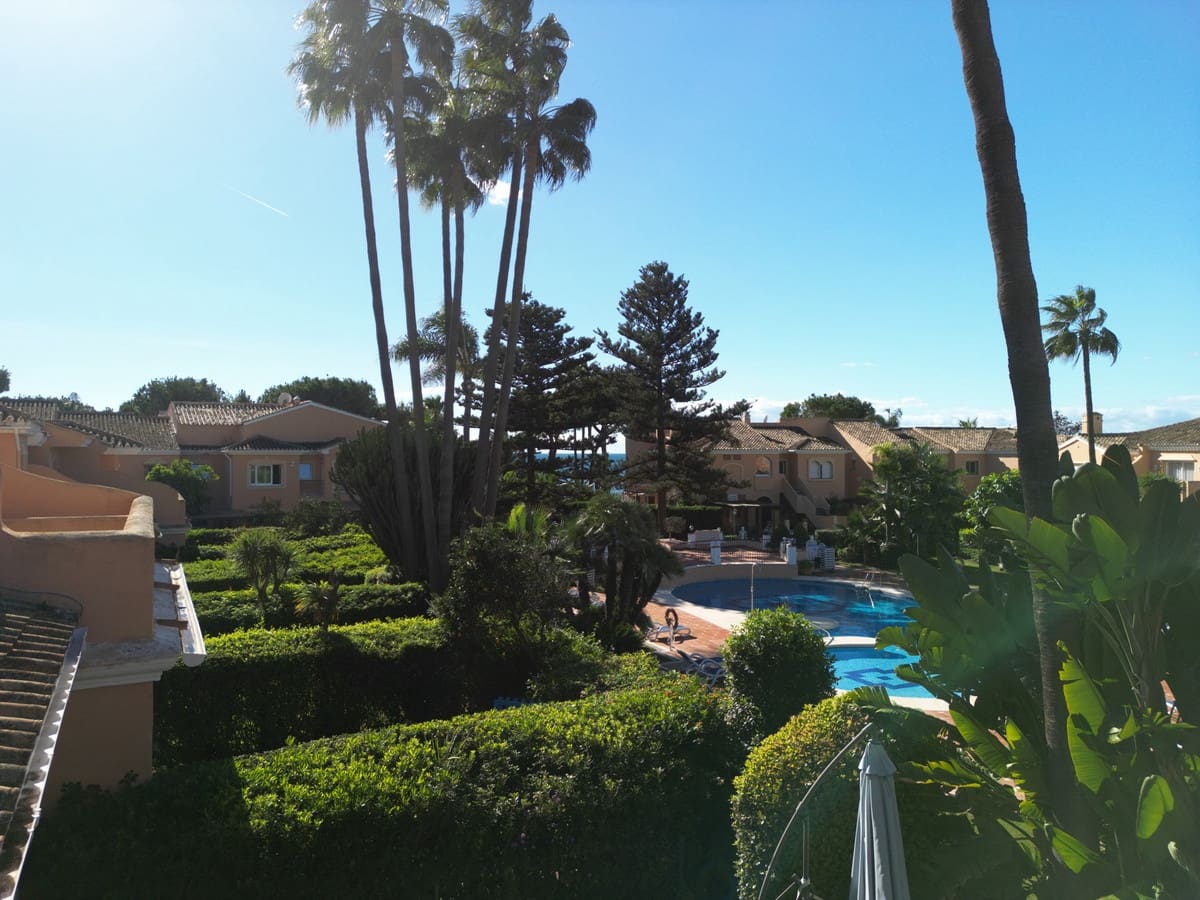4 Zimmer Apartment zu verkaufen in Estepona mit Pool Garage - 1.300.000 € (Ref: 10065502)