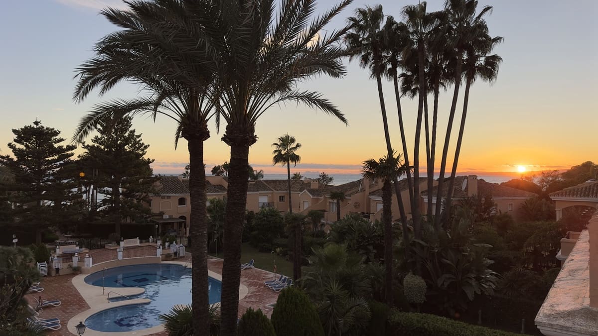 4 Zimmer Apartment zu verkaufen in Estepona mit Pool Garage - 1.300.000 € (Ref: 10065502)