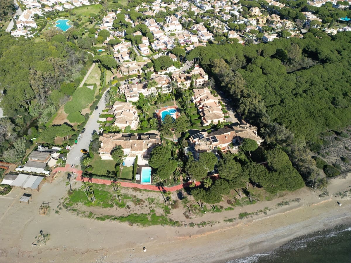 4 Zimmer Apartment zu verkaufen in Estepona mit Pool Garage - 1.300.000 € (Ref: 10065502)