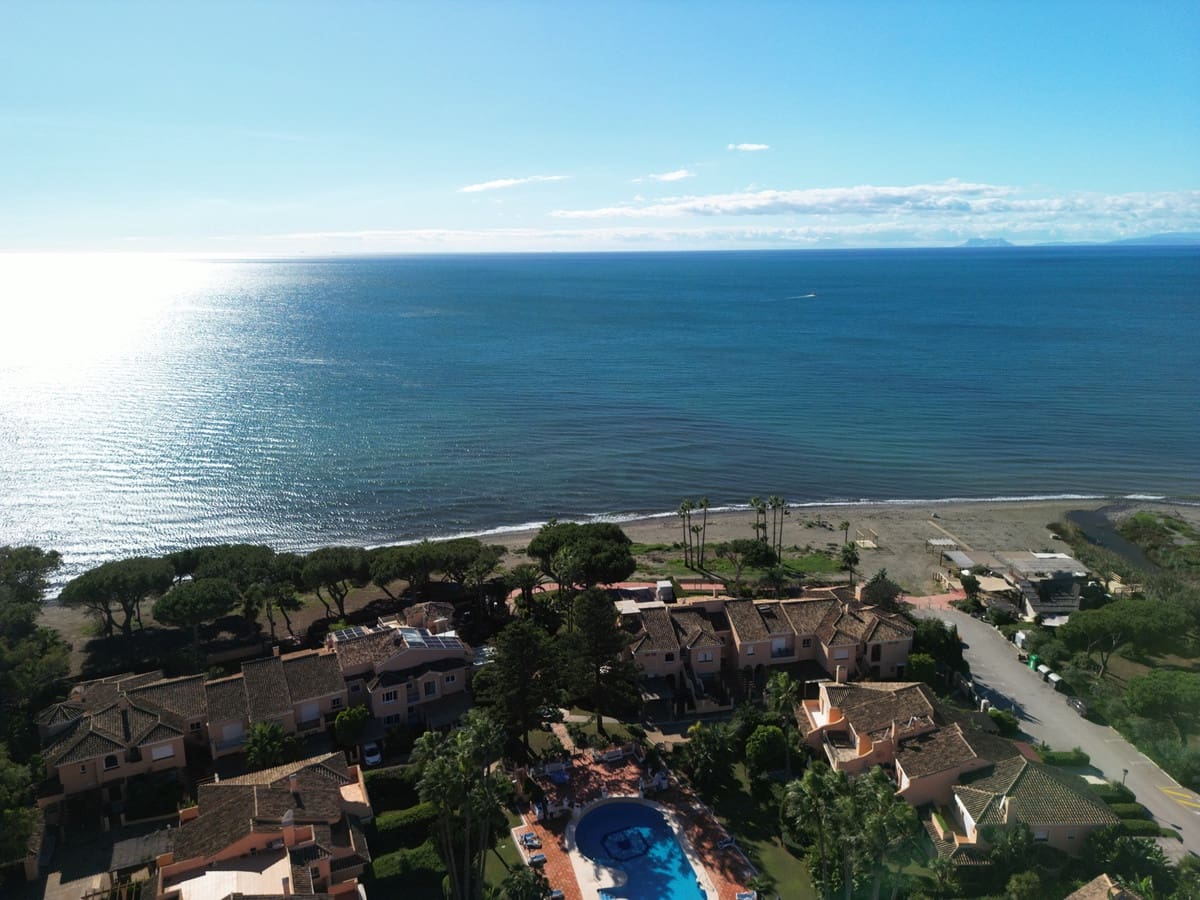 4 Zimmer Apartment zu verkaufen in Estepona mit Pool Garage - 1.300.000 € (Ref: 10065502)