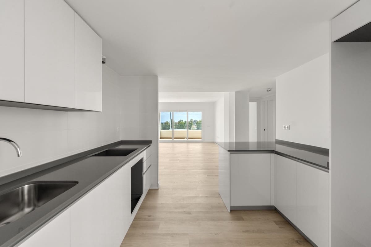 Apartamento de 3 habitaciones en Marbella en venta con piscina - 675.000 € (Ref: 10065504)