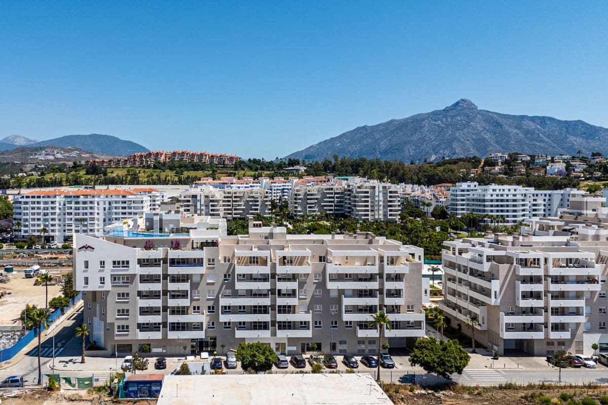 Apartamento de 3 habitaciones en Marbella en venta con piscina - 675.000 € (Ref: 10065504)