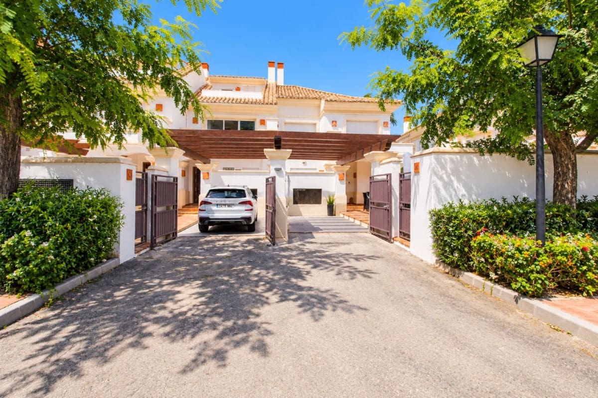 3 makuuhuone Omakotitalo myytävänä paikassa La Cala Golf mukana uima-altaan - 499 000 € (Ref: 10065505)