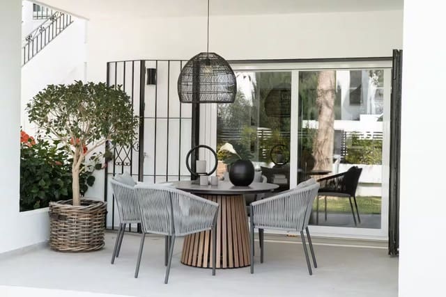2 bedroom Apartment for sale in Nueva Andalucia, Marbella with pool - € 649,000 (Ref: 10065506)