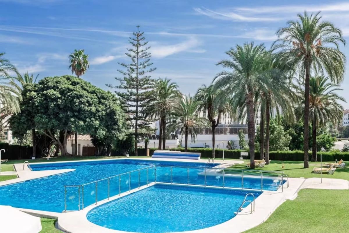 2 bedroom Apartment for sale in Nueva Andalucia with pool - € 649,000 (Ref: 10065506)