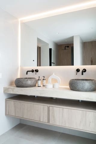 2 bedroom Apartment for sale in Nueva Andalucia, Marbella with pool - € 649,000 (Ref: 10065506)