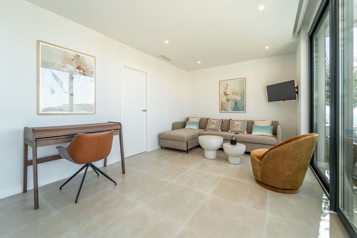 4 bedroom Apartment for sale in Benalmadena with pool garage - € 899,000 (Ref: 10082225)