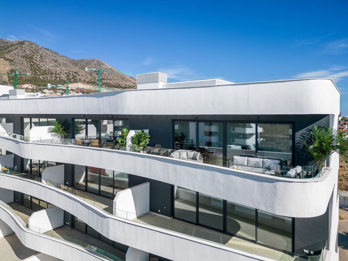 4 bedroom Apartment for sale in Benalmadena with pool garage - € 899,000 (Ref: 10082225)