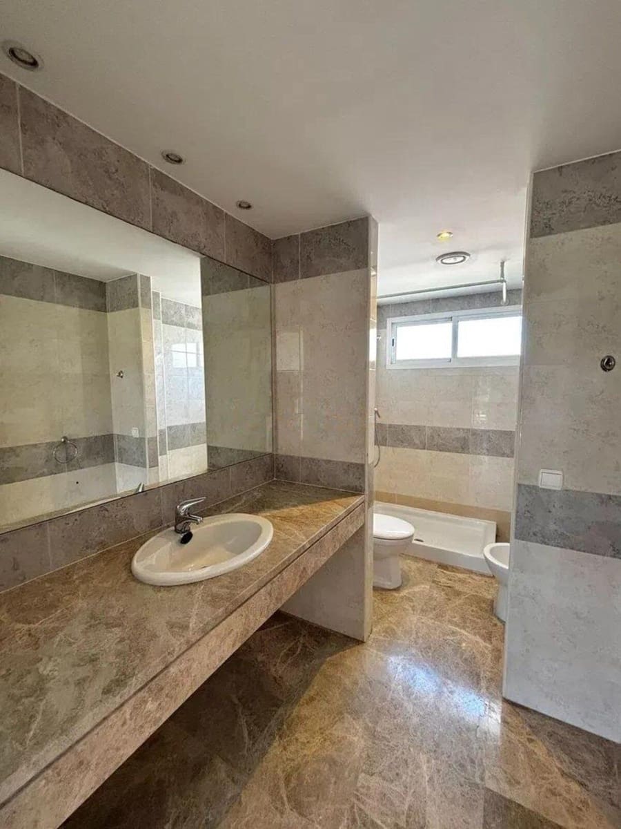 3 quarto Casa em Banda para venda em Nueva Andalucia com piscina garagem - 635 000 € (Ref: 10082226)