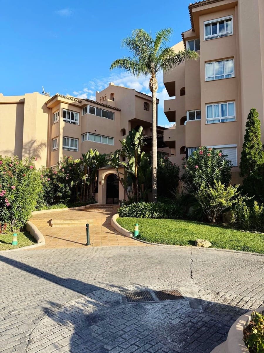 3 soverom Leilighet til salgs i Elviria med svømmebasseng garasje - € 655 000 (Ref: 10082229)