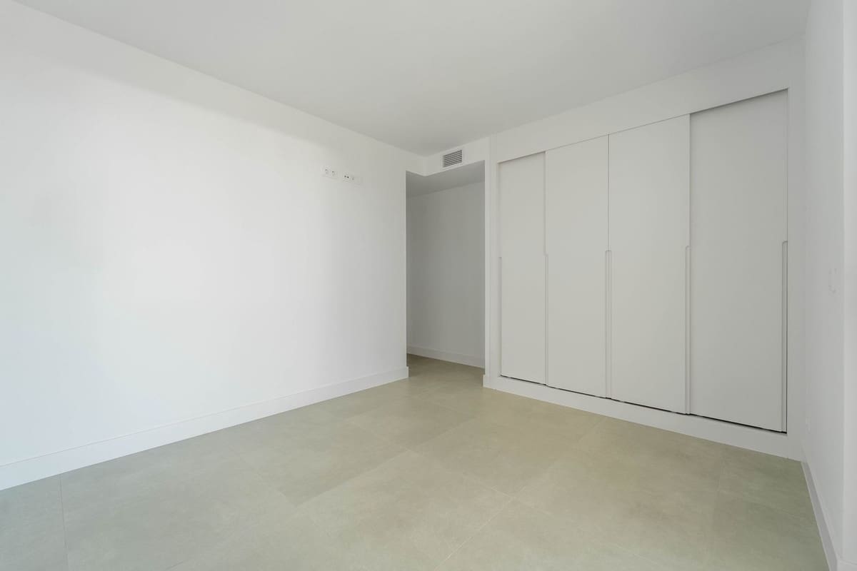 2 Zimmer Apartment zu verkaufen in Fuengirola mit Pool Garage - 539.000 € (Ref: 10082234)