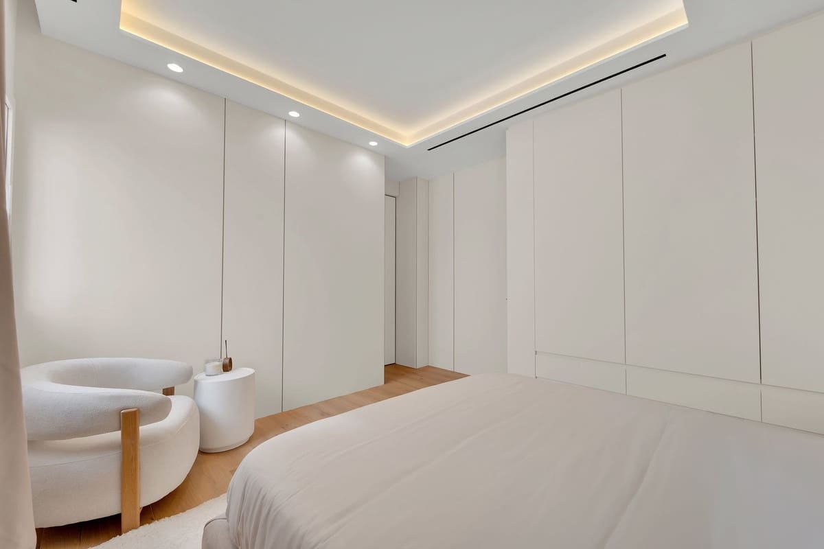 3 sypialnia Apartament na sprzedaż w Marbella z basenem garażem - 1 430 000 € (Ref: 10082235)
