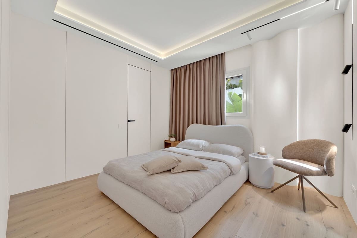 3 sypialnia Apartament na sprzedaż w Marbella z basenem garażem - 1 430 000 € (Ref: 10082235)
