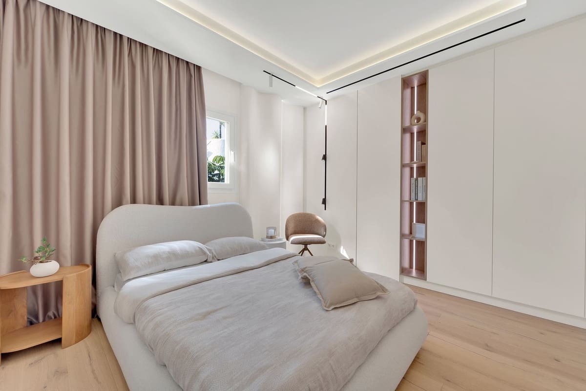 3 sypialnia Apartament na sprzedaż w Marbella z basenem garażem - 1 430 000 € (Ref: 10082235)
