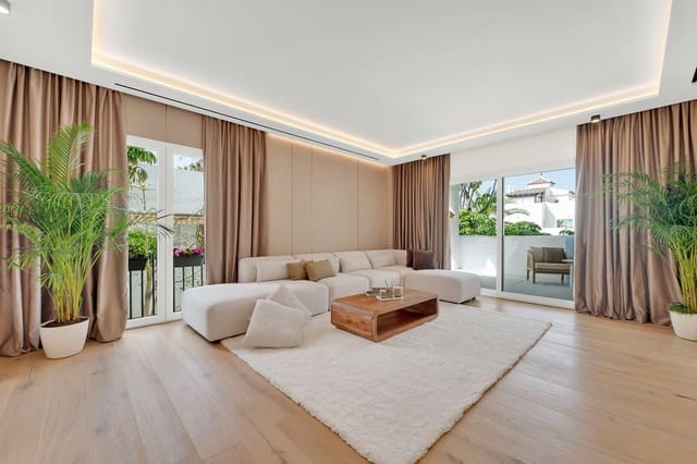 3 sypialnia Apartament na sprzedaż w Marbella z basenem garażem - 1 430 000 € (Ref: 10082235)