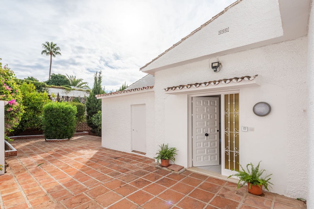 5 chambre Villa/Maison à vendre à Benalmadena avec piscine garage - 975 000 € (Ref: 10082238)