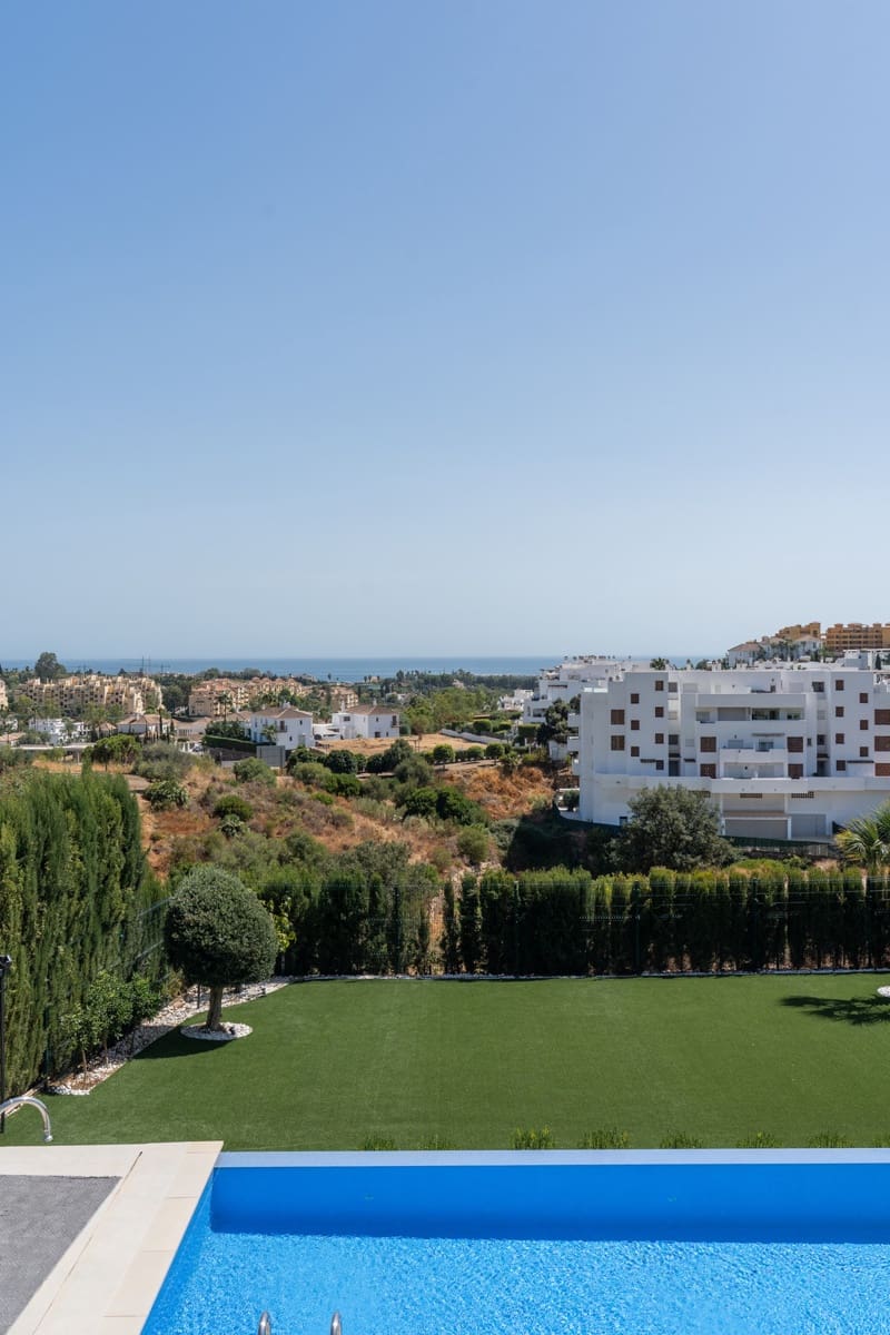 4 soverom Villa til salgs i Estepona med svømmebasseng - € 2 450 000 (Ref: 10082239)