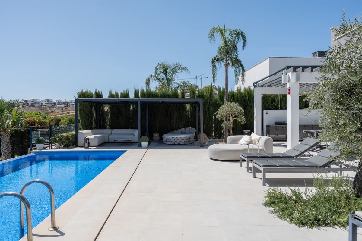 4 soverom Villa til salgs i Estepona med svømmebasseng - € 2 450 000 (Ref: 10082239)