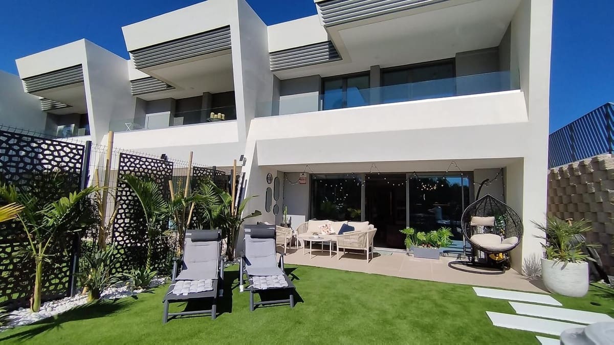 3 sovrum Semi-fristående Villa till salu i Mijas med pool - 950 000 € (Ref: 10082241)