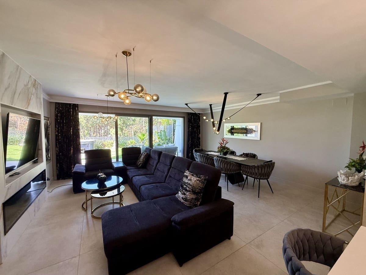 3 sovrum Semi-fristående Villa till salu i Mijas med pool - 950 000 € (Ref: 10082241)