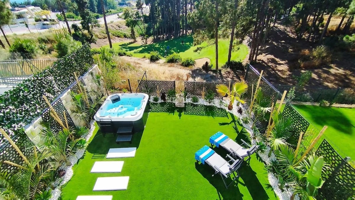 3 sovrum Semi-fristående Villa till salu i Mijas med pool - 950 000 € (Ref: 10082241)