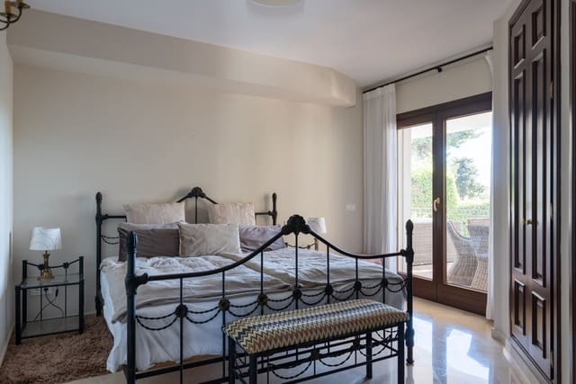 4 Zimmer Villa zu verkaufen in El Rosario, Marbella mit Pool Garage - 2.250.000 € (Ref: 10082245)