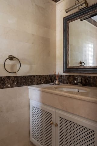 4 Zimmer Villa zu verkaufen in El Rosario, Marbella mit Pool Garage - 2.250.000 € (Ref: 10082245)