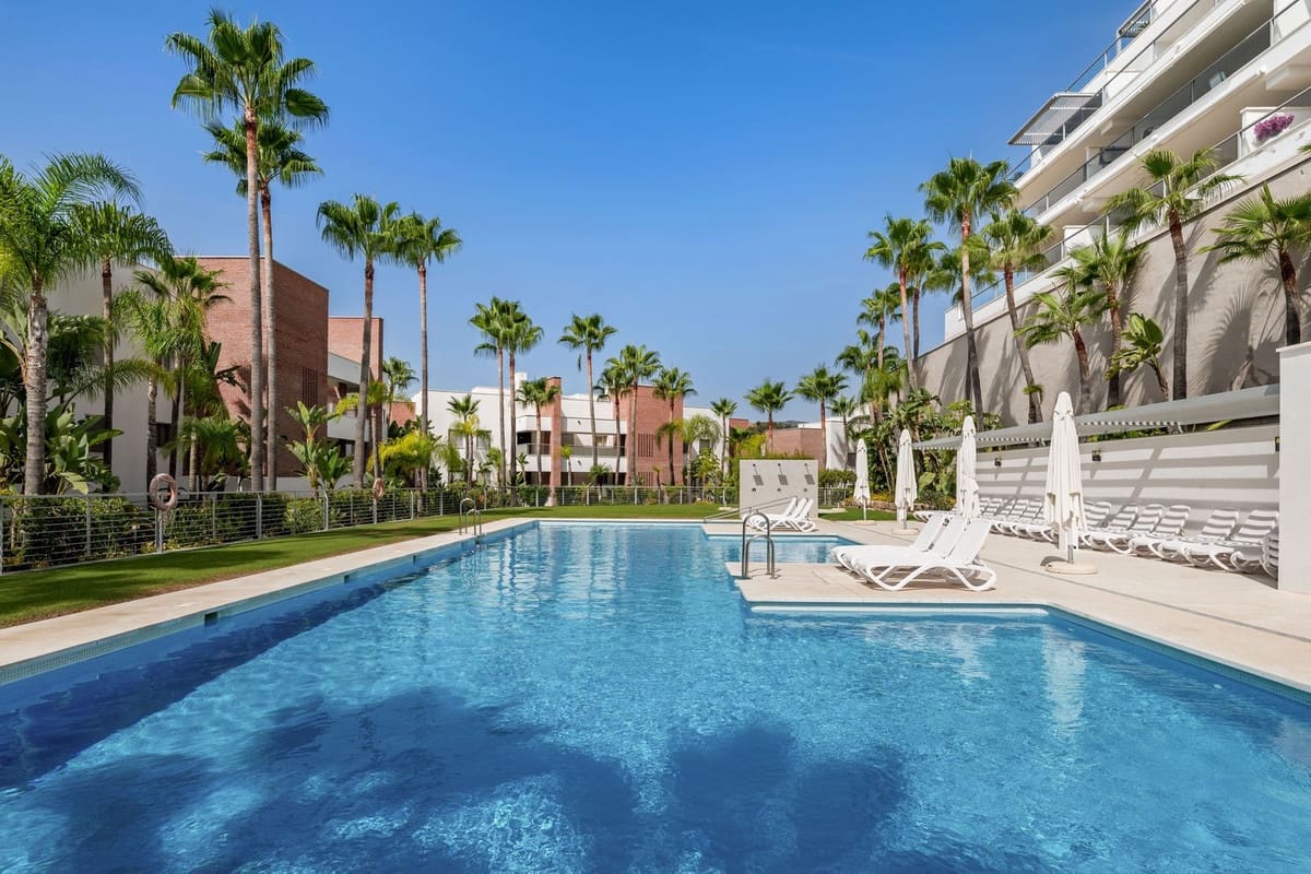2 slaapkamer Appartement te koop in Benahavis met zwembad garage - € 595.000 (Ref: 10082246)
