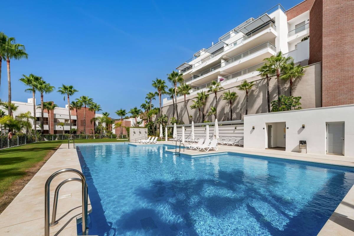 2 slaapkamer Appartement te koop in Benahavis met zwembad garage - € 595.000 (Ref: 10082246)