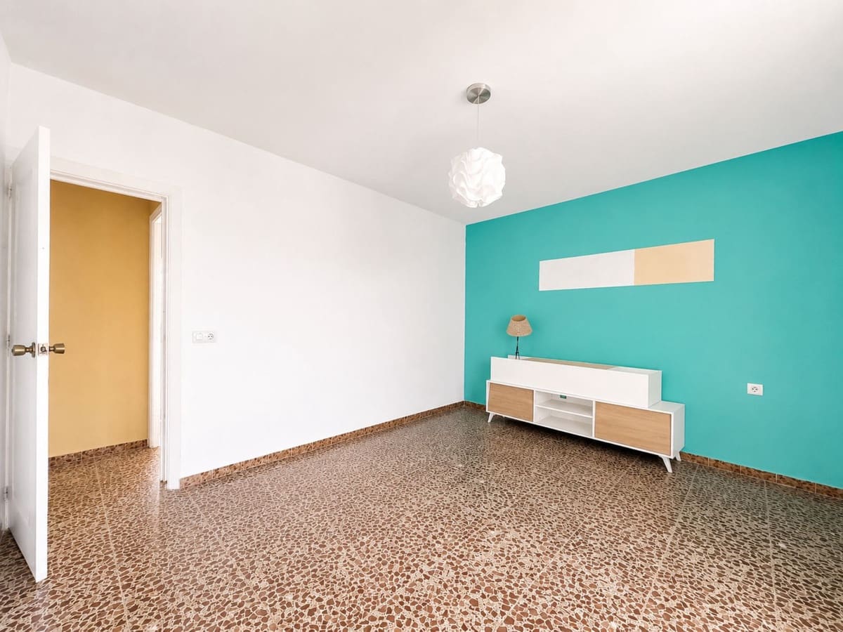 5 slaapkamer Halfvrijstaande villa te koop in Mijas - € 375.000 (Ref: 10086589)