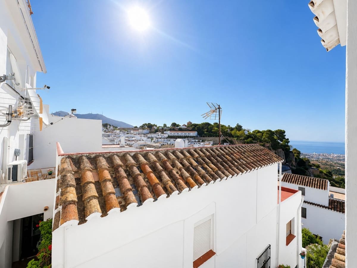 5 slaapkamer Halfvrijstaande villa te koop in Mijas - € 375.000 (Ref: 10086589)