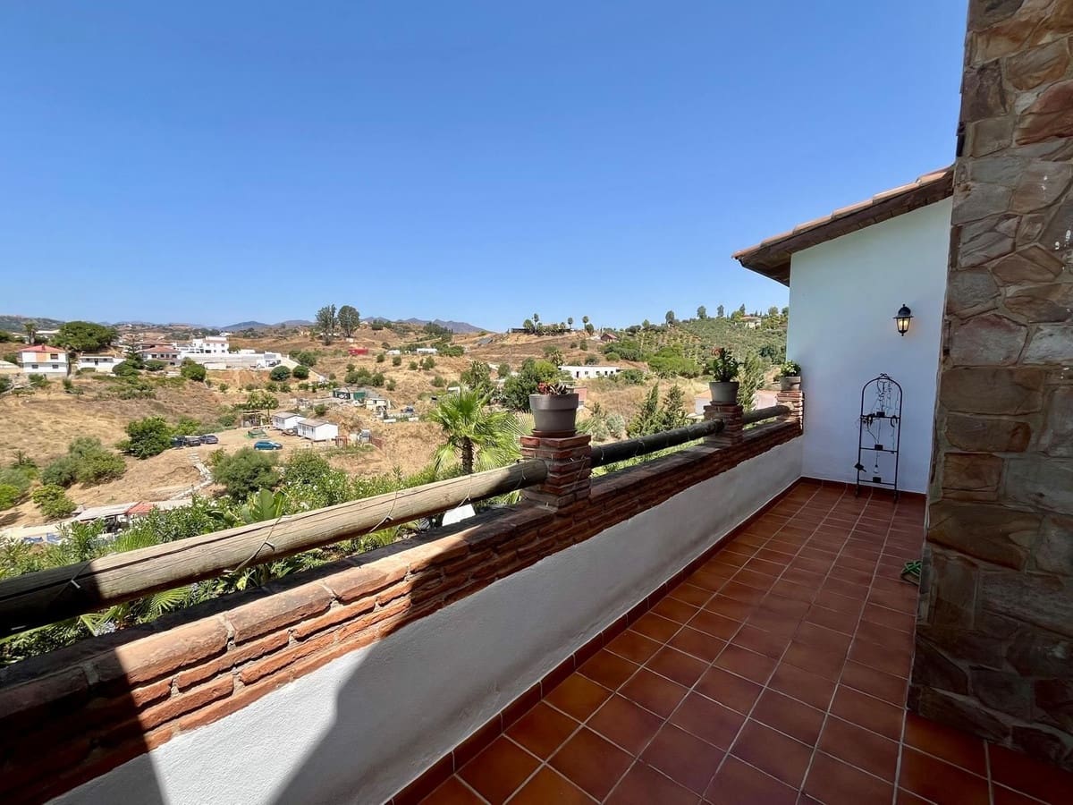 5 slaapkamer Villa te koop in La Cala de Mijas met zwembad garage - € 1.400.000 (Ref: 10086590)