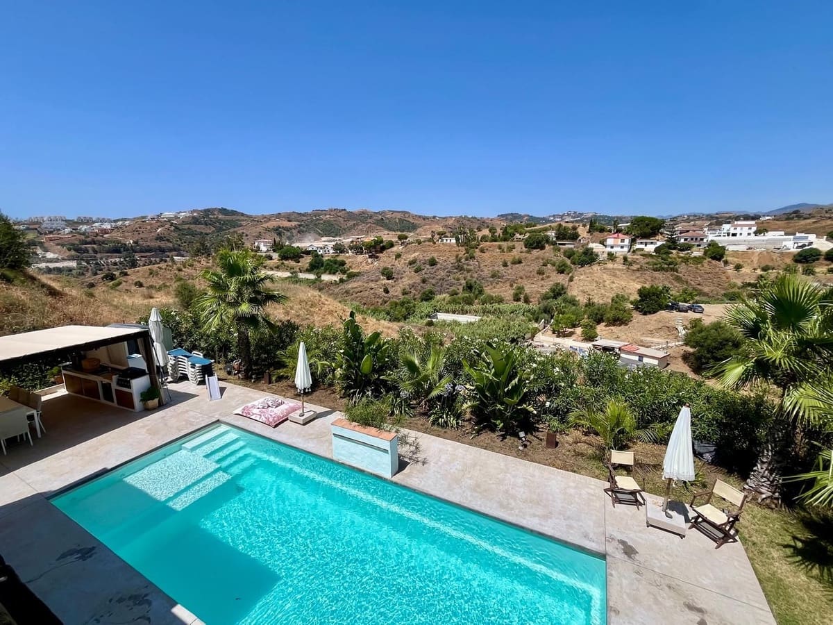 5 slaapkamer Villa te koop in La Cala de Mijas met zwembad garage - € 1.400.000 (Ref: 10086590)